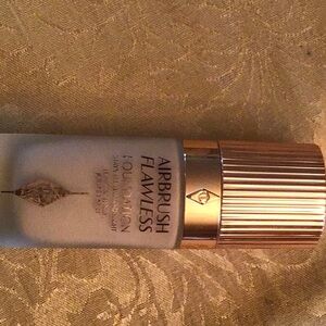 Charlotte Tilbury Airbrush Flawless Foundation - Cream